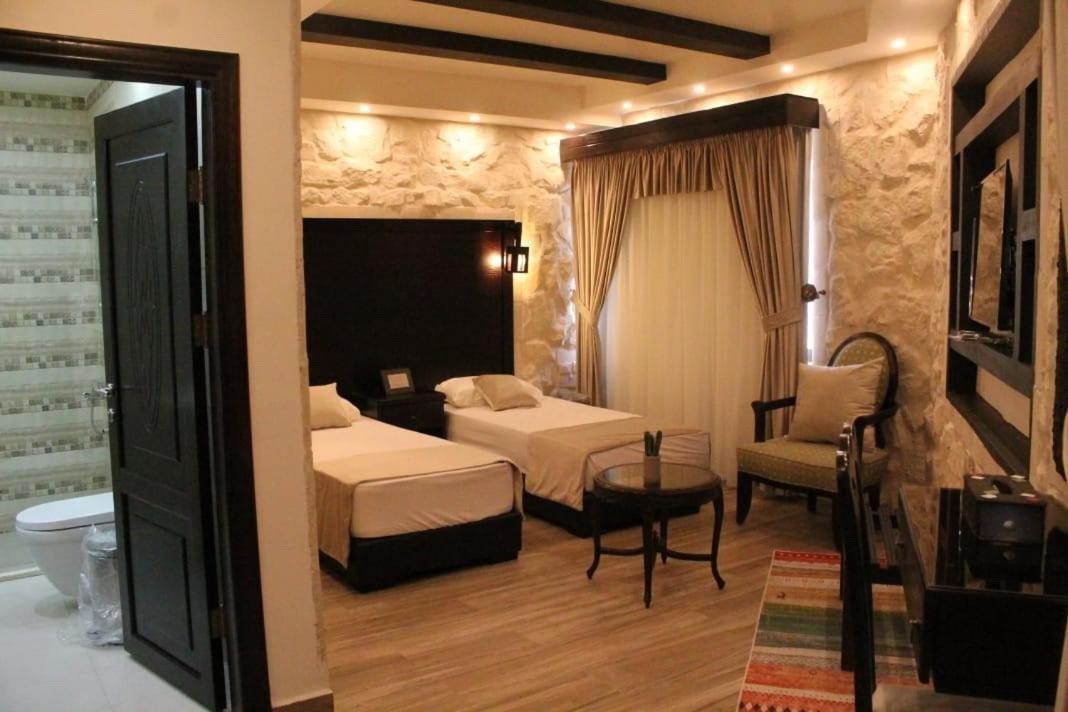 Mount Nebo Hotel & Restaurant Madaba City Center Екстериор снимка