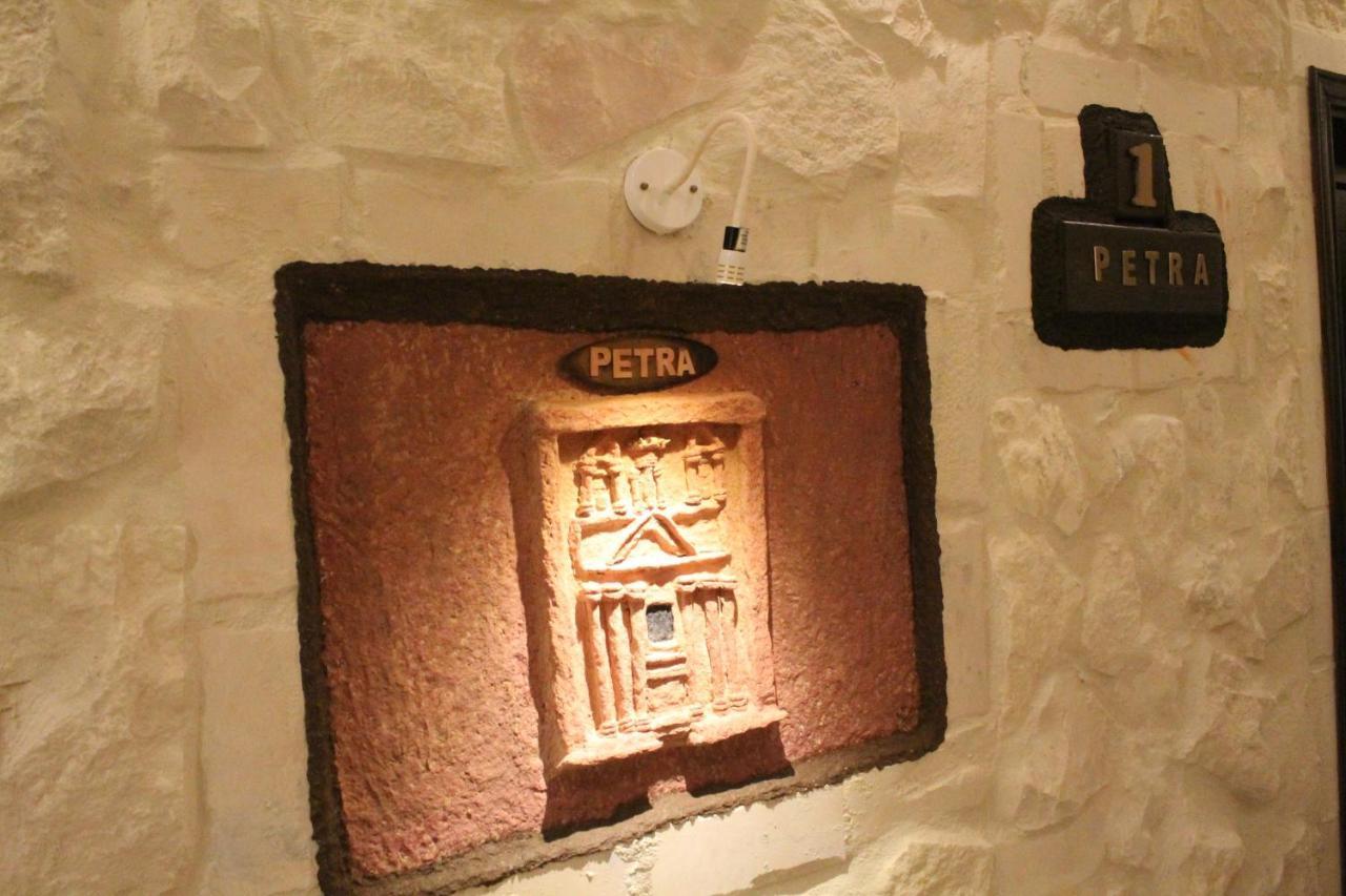 Mount Nebo Hotel & Restaurant Madaba City Center Екстериор снимка