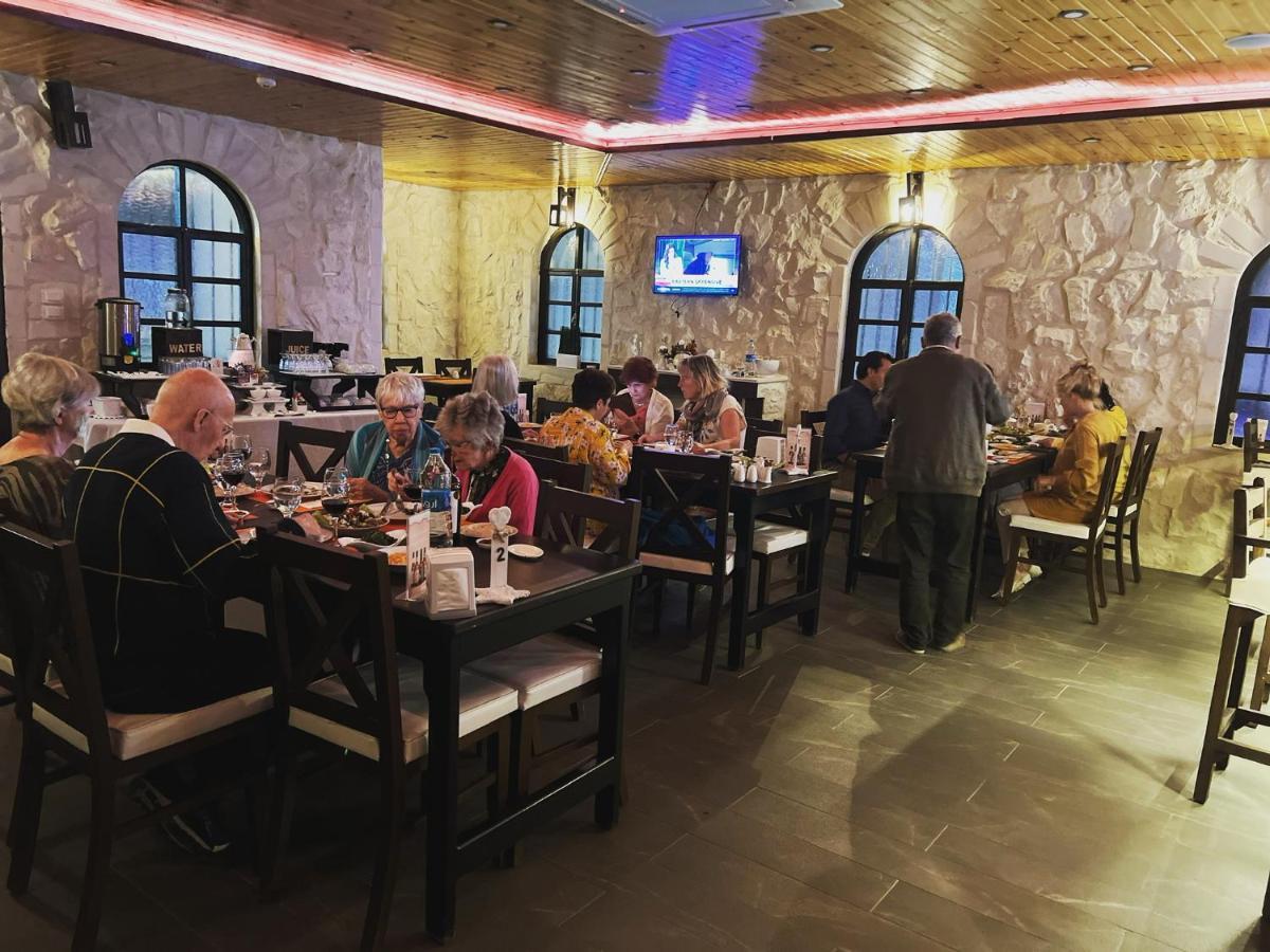Mount Nebo Hotel & Restaurant Madaba City Center Екстериор снимка